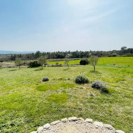 Les Volets Rouges Bed & Breakfast Saint-Sauveur-de-Cruzieres