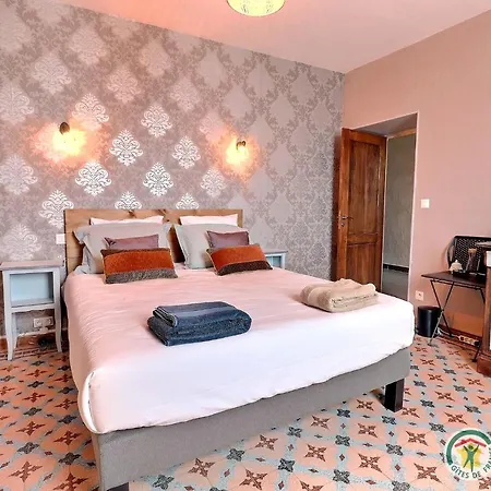 Les Volets Rouges Bed & Breakfast Saint-Sauveur-de-Cruzieres