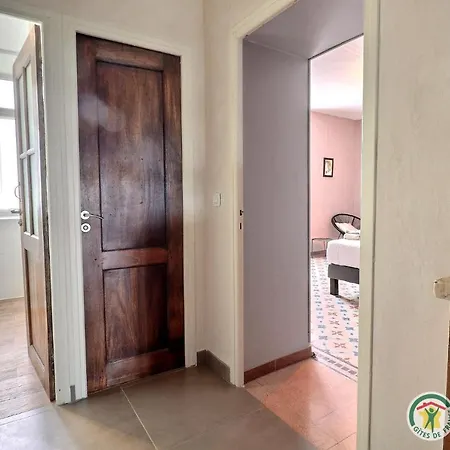 Bed & Breakfast Les Volets Rouges